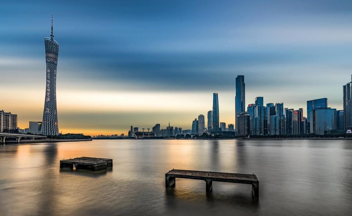 广东之光，高科技产品照亮生活，革新从此刻启航！